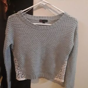 Women's Petite T/O Co. Grey & white sweater w/lace